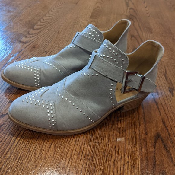 Qupid Shoes - Qupid EUC Gray Studded Booties